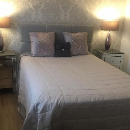 Double Room With En-Suite. Central For North West Rainhill Exterior photo