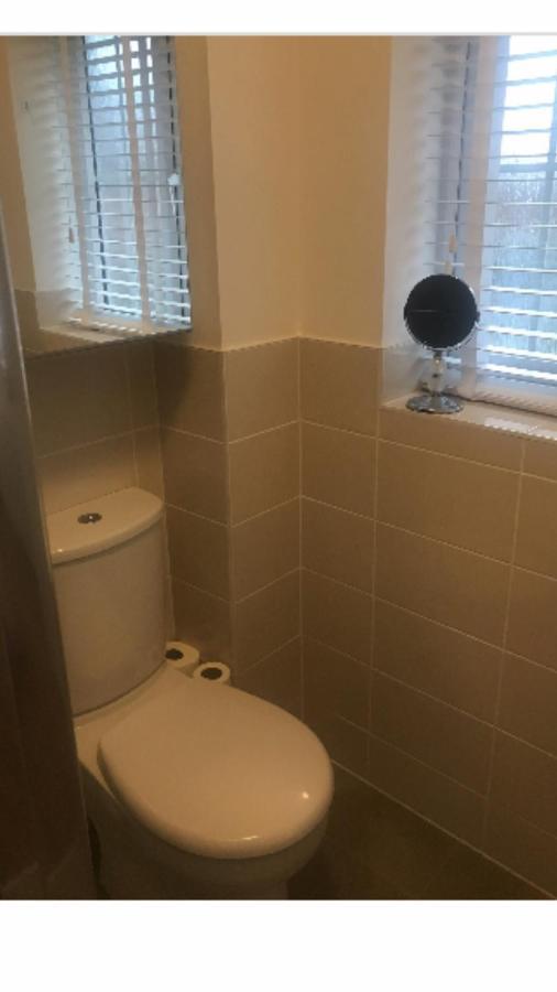 Double Room With En-Suite. Central For North West Rainhill Exterior photo