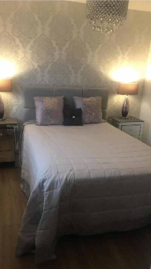 Double Room With En-Suite. Central For North West Rainhill Exterior photo