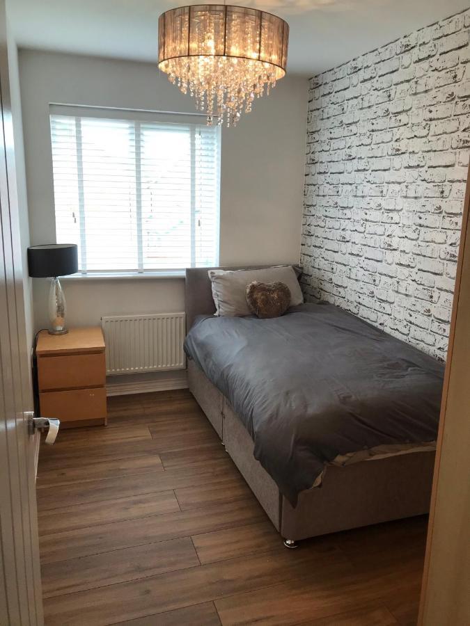 Double Room With En-Suite. Central For North West Rainhill Exterior photo